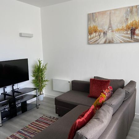 Lovely 2 Double Bedroom Flat With Free Parking - At The Atrium Mk Milton Keynes Buitenkant foto