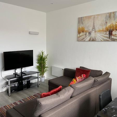 Lovely 2 Double Bedroom Flat With Free Parking - At The Atrium Mk Milton Keynes Buitenkant foto