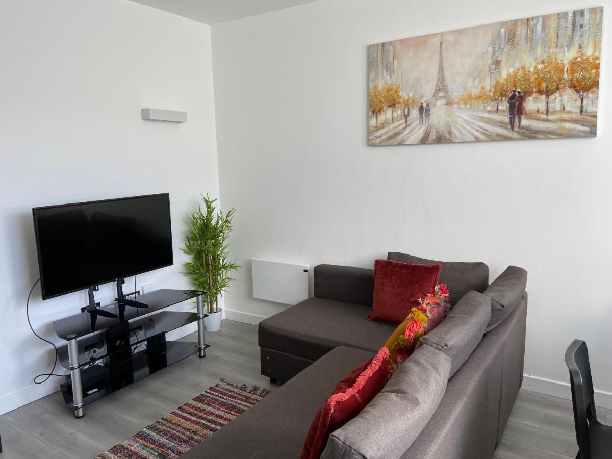 Lovely 2 Double Bedroom Flat With Free Parking - At The Atrium Mk Milton Keynes Buitenkant foto