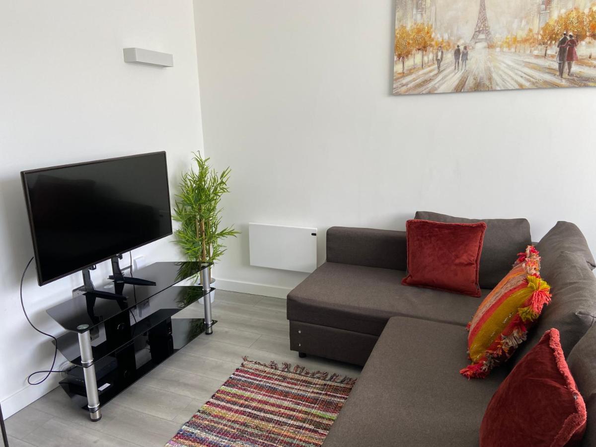 Lovely 2 Double Bedroom Flat With Free Parking - At The Atrium Mk Milton Keynes Buitenkant foto