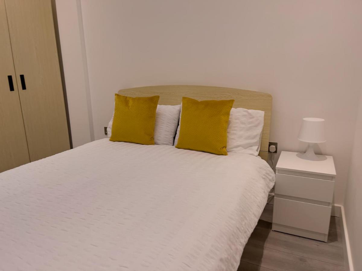 Lovely 2 Double Bedroom Flat With Free Parking - At The Atrium Mk Milton Keynes Buitenkant foto