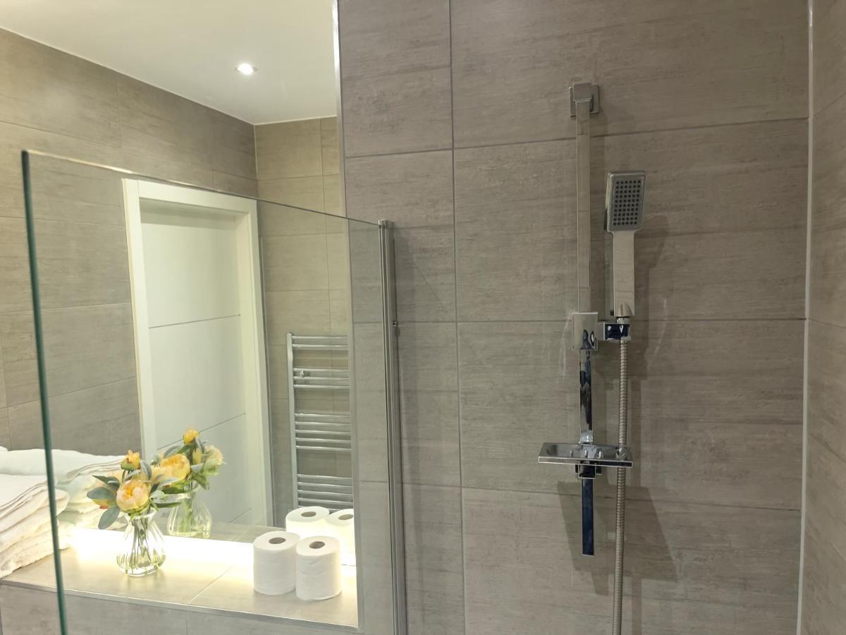 Lovely 2 Double Bedroom Flat With Free Parking - At The Atrium Mk Milton Keynes Buitenkant foto