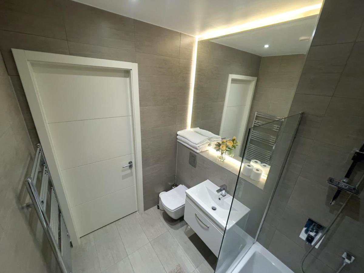 Lovely 2 Double Bedroom Flat With Free Parking - At The Atrium Mk Milton Keynes Buitenkant foto