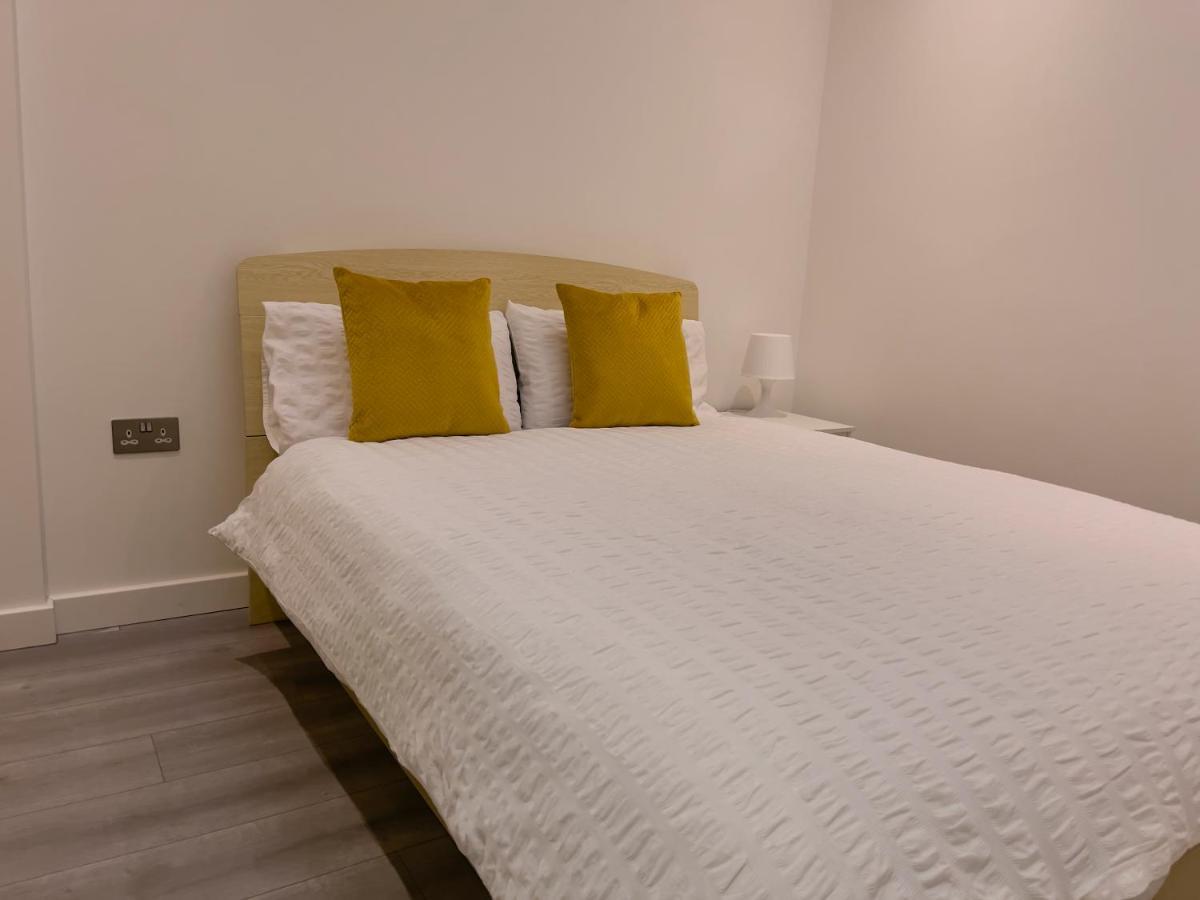 Lovely 2 Double Bedroom Flat With Free Parking - At The Atrium Mk Milton Keynes Buitenkant foto