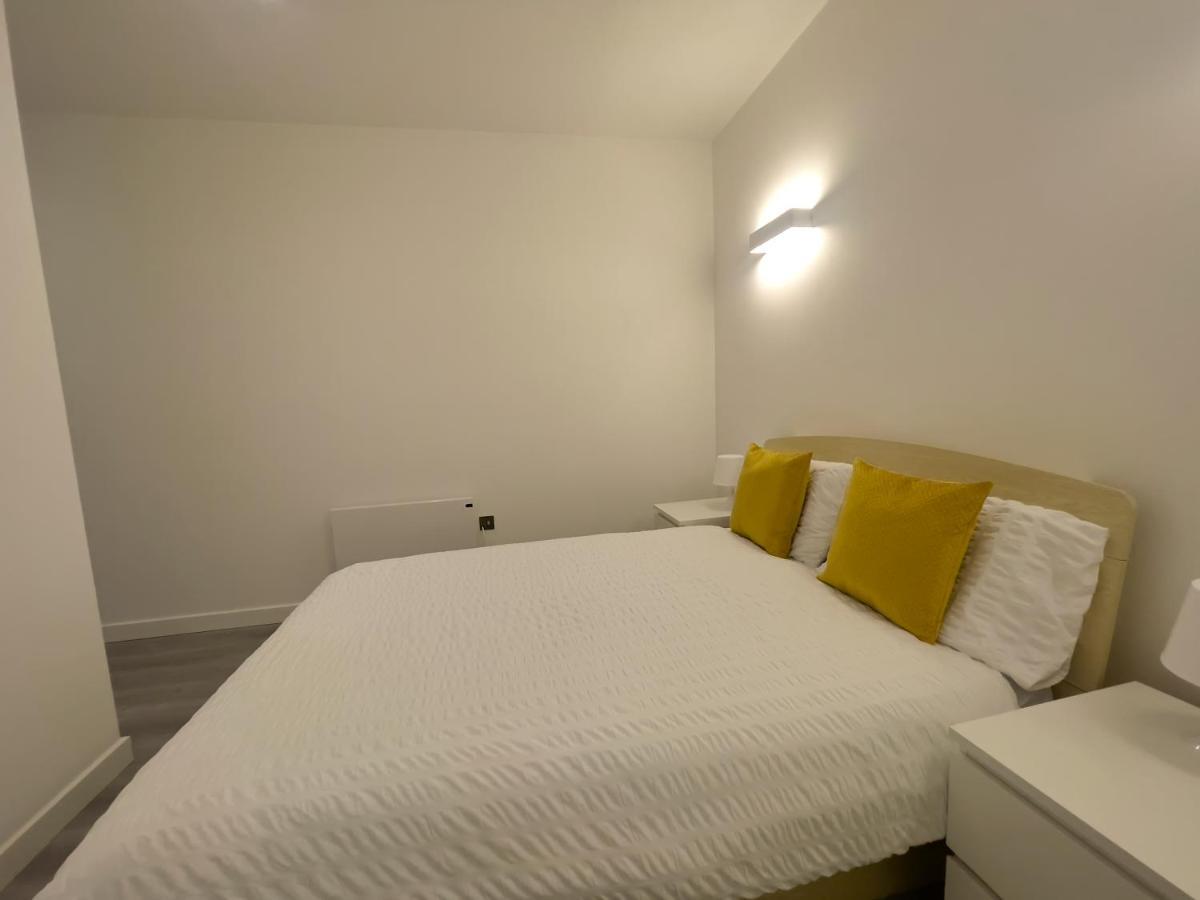 Lovely 2 Double Bedroom Flat With Free Parking - At The Atrium Mk Milton Keynes Buitenkant foto