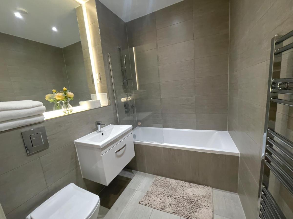 Lovely 2 Double Bedroom Flat With Free Parking - At The Atrium Mk Milton Keynes Buitenkant foto