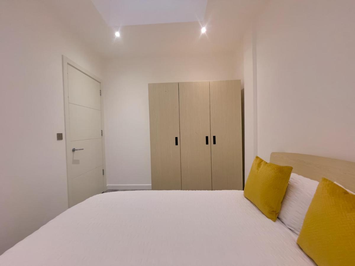 Lovely 2 Double Bedroom Flat With Free Parking - At The Atrium Mk Milton Keynes Buitenkant foto